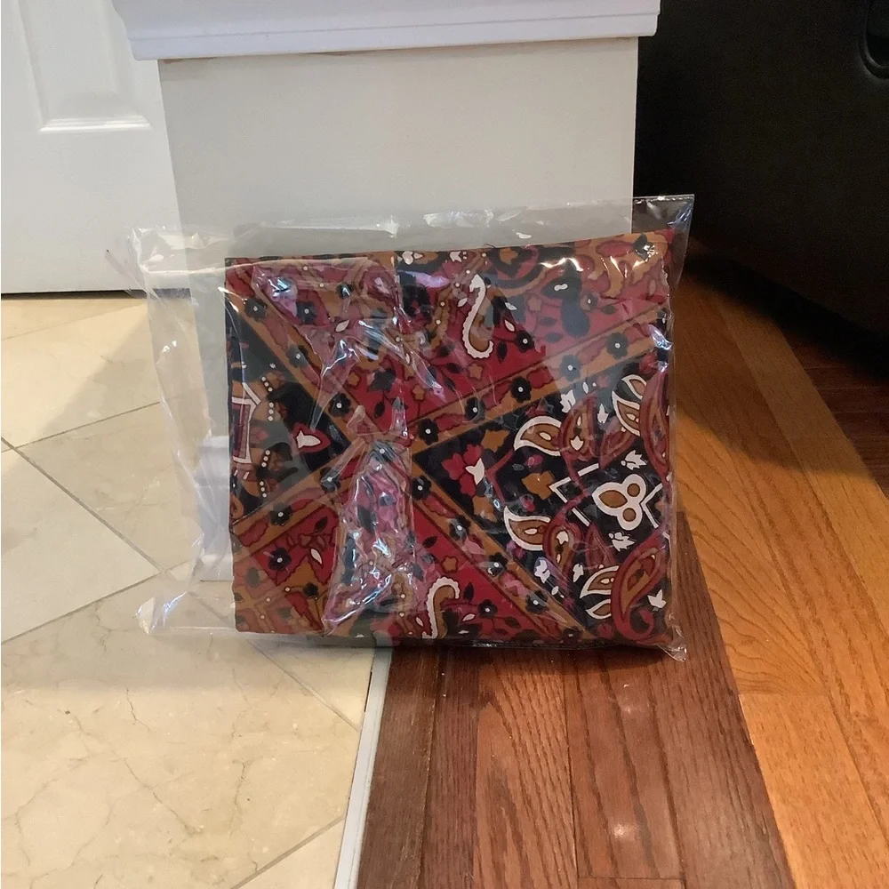 NEW IN PACKAGE- Tapestry -Large Wall Tapestry or really cool flat bed sheet!